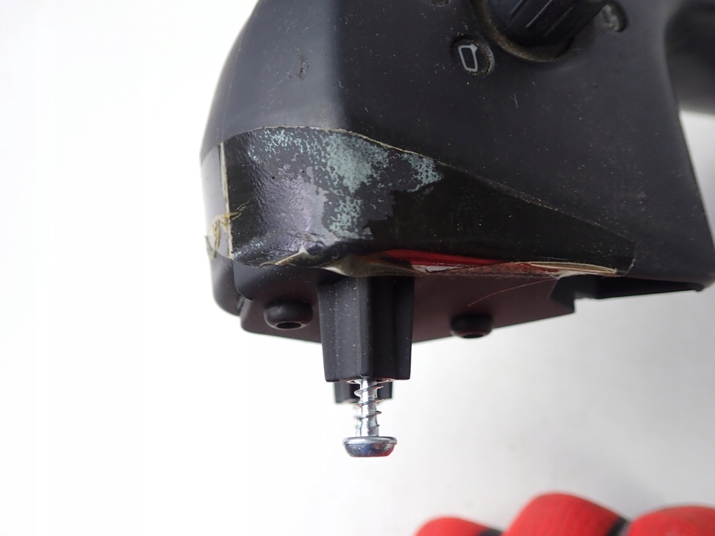 фото №8, Обшивка кронштейн ручка двері лівий перед audi s8 d3 5.2 fsi