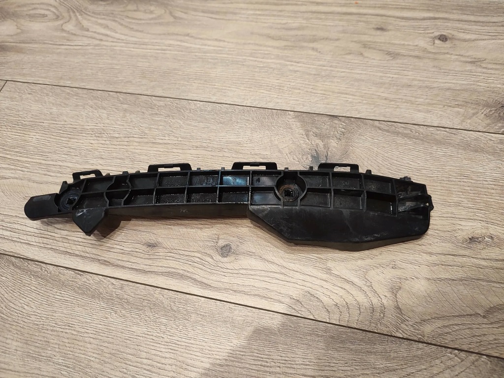 фото №1, Направляющая бампера правый задняя задний toyota auris ii hb