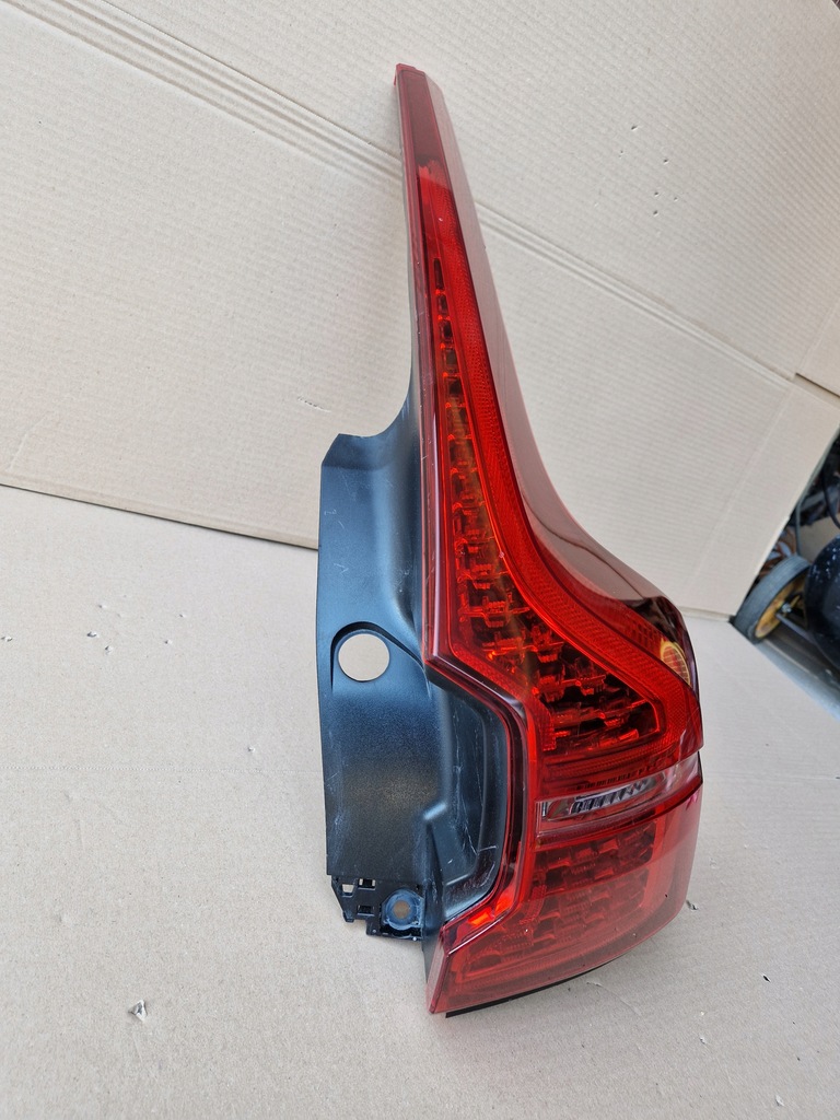 фото №12, Volvo xc60 ii лампа правая задняя задняя led usa #306