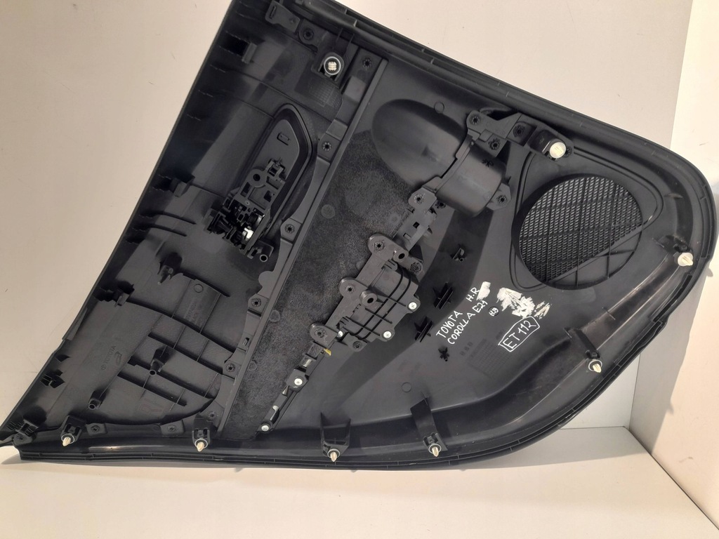 фото №10, Toyota corolla e210 e21 обшивка двері задній правий хетчбек et112