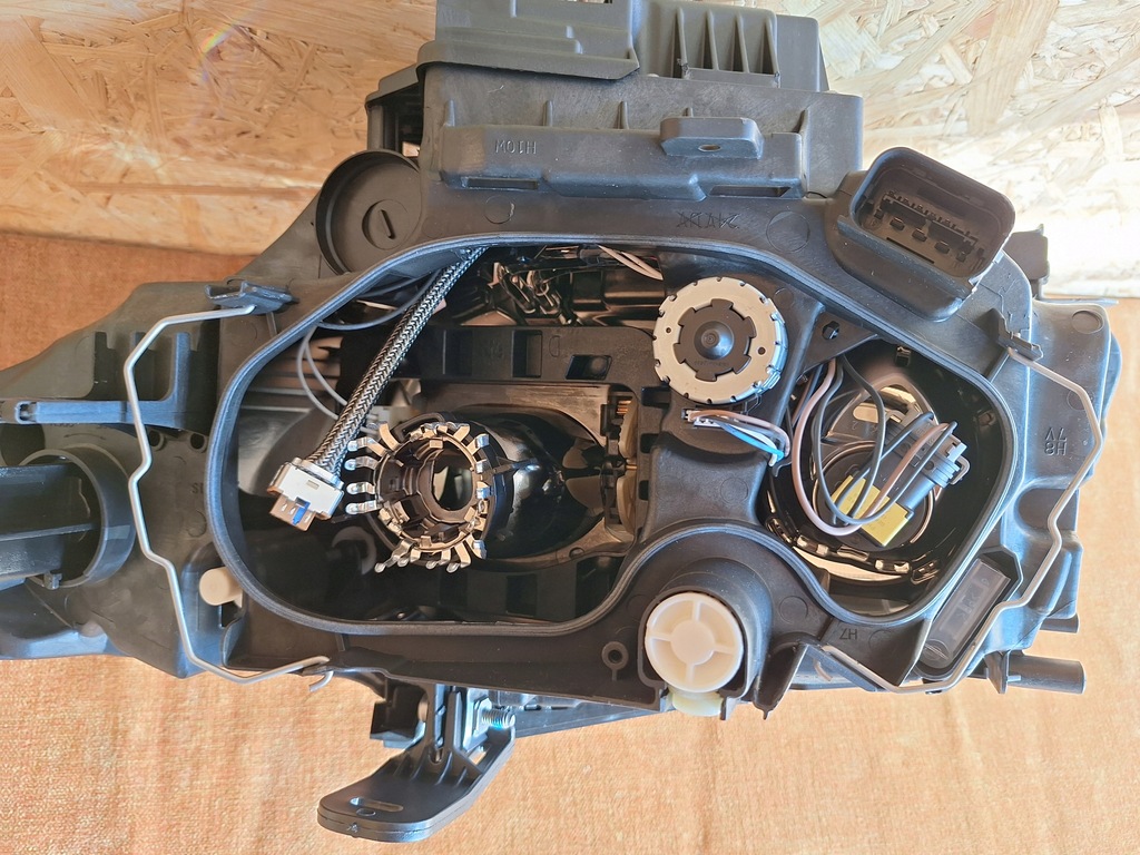 фото №13, Bmw 1 i e81 e82 e87 e88 лампа права ксенон некерований