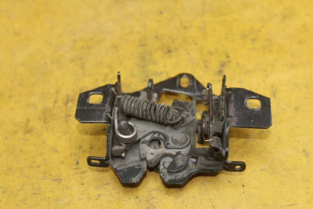 фото №4, Замок капот перед passat b5 3b0823509k