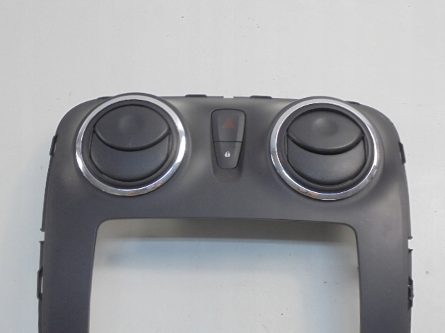 фото №7, Dacia sandero stepway ii решітка обдув рамка радіо аварійних 682608729r