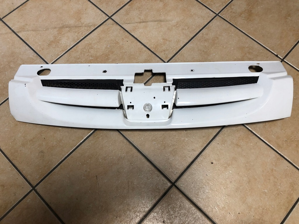 фото №1, Peugeot partner lift решётка радиатора белый 7804 n1