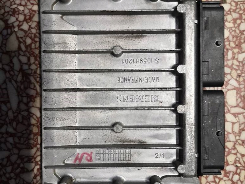 Купить Renault modus i блок управления бортовой компьютер двигателя 8200414422