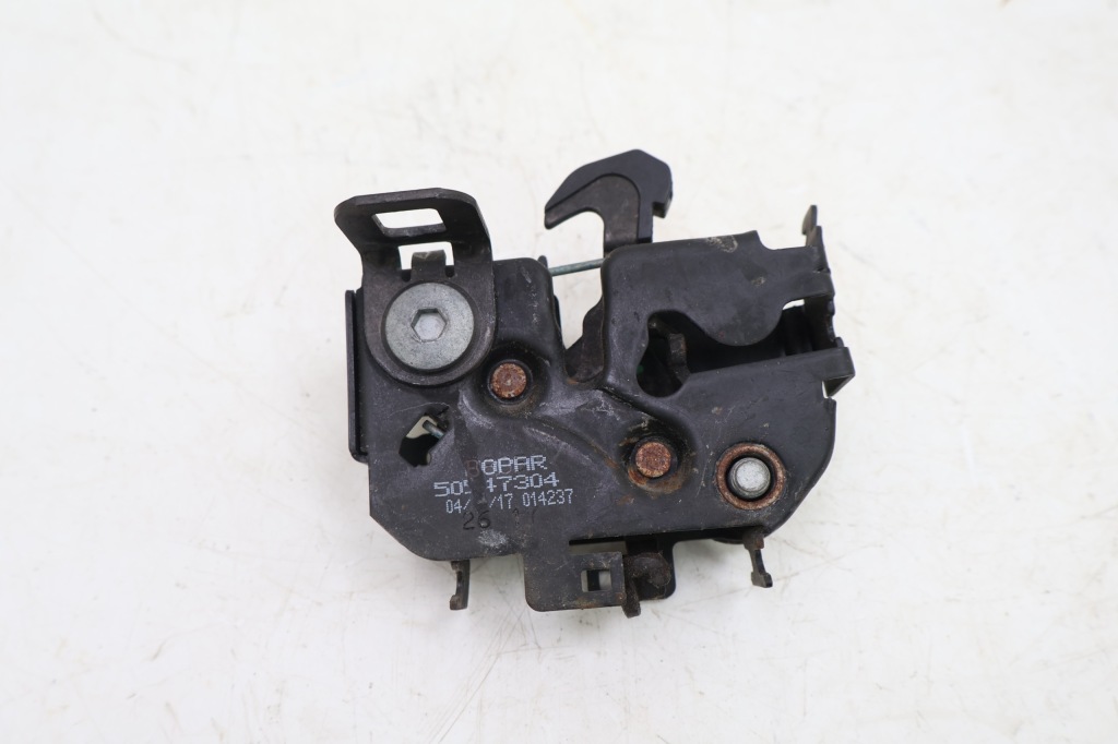 Купить Alfa romeo giulia замок капот правый 50547304