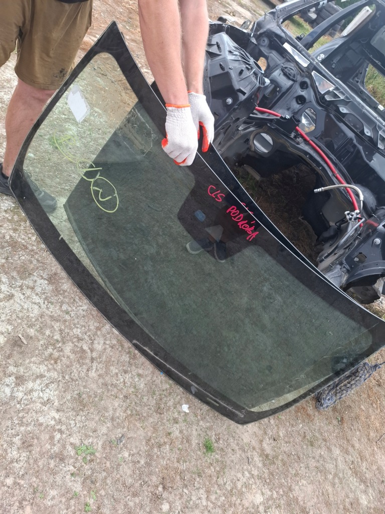 фото №1, Mercedes w257 c257 cls стекло перед передняя nieoryginal ladna