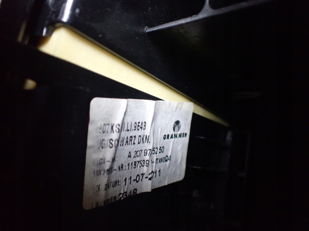 фото №7, Подголовник mercedes w207 w211 cabrio a2079705250 6106