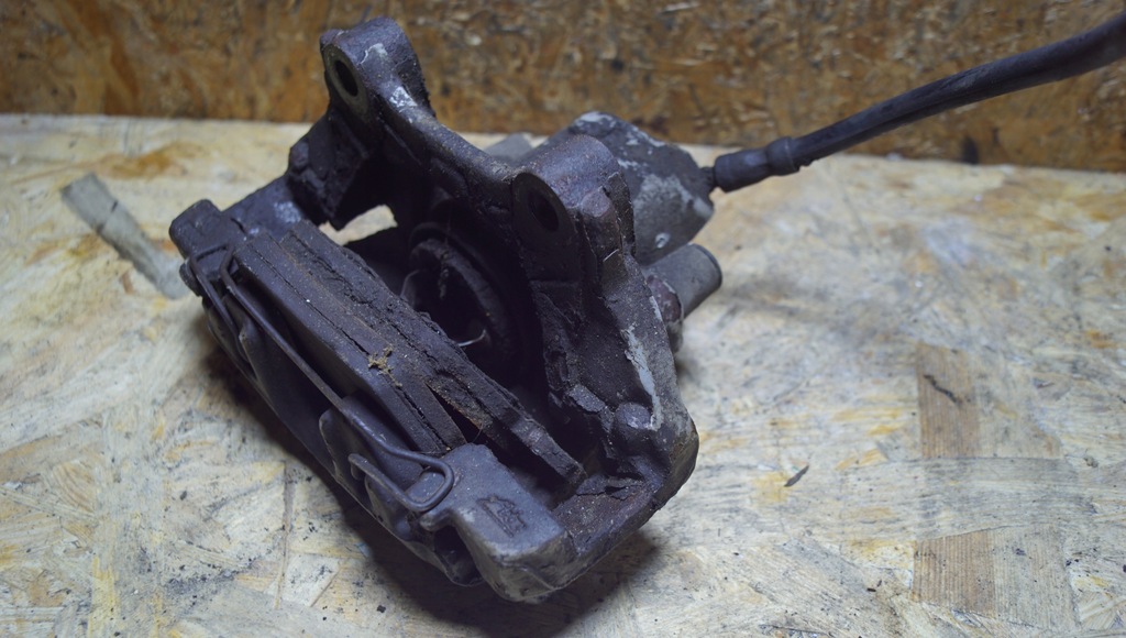 фото №9, Суппорт тормозной правый перед audi tt 8n