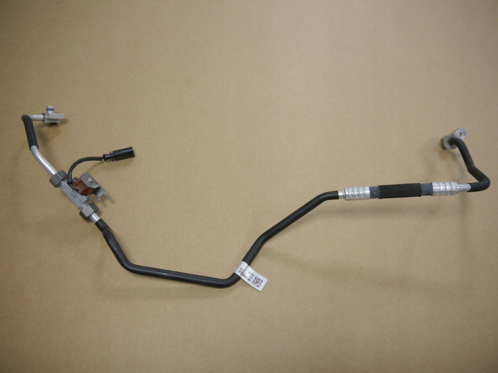 фото №1, Audi a8 d5 шланг кондиционера 4n1816720e