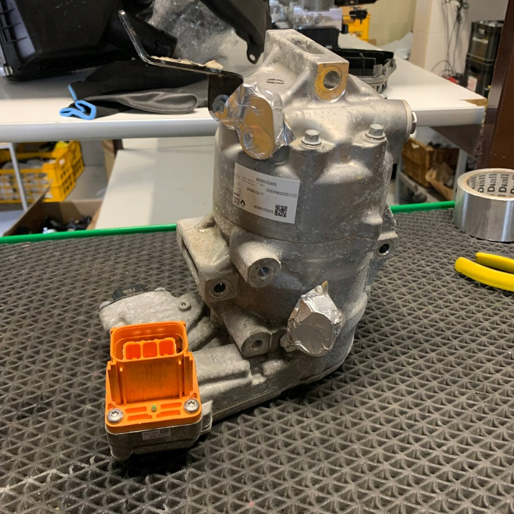 фото №1, Renault austral espace vi 1.2 e-tech компрессор кондиционера 926003993r