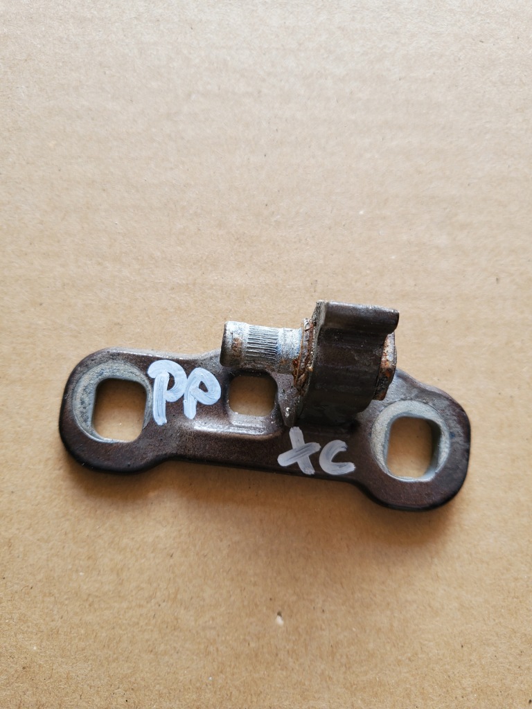 фото №1, Петля дверь нижний dół правый перед volvo xc90 ii