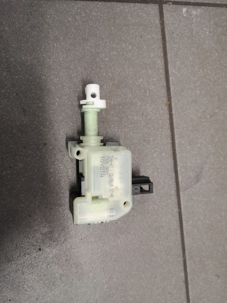 фото №1, Моторчик крышка заливной toyota avensis 77030-05011