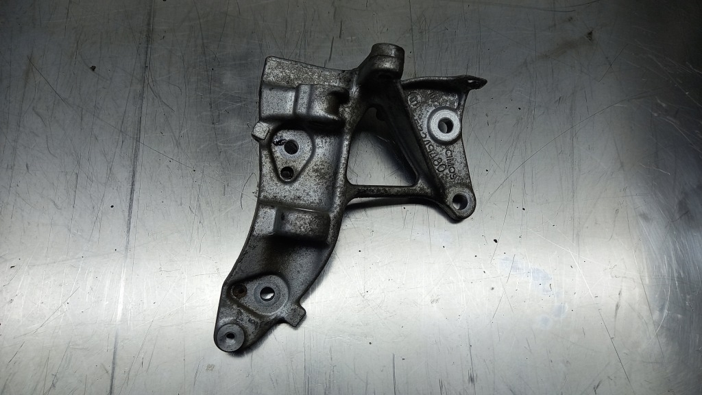 Купить Кронштейн генератора 9653249480 volvo 1.6 hdi