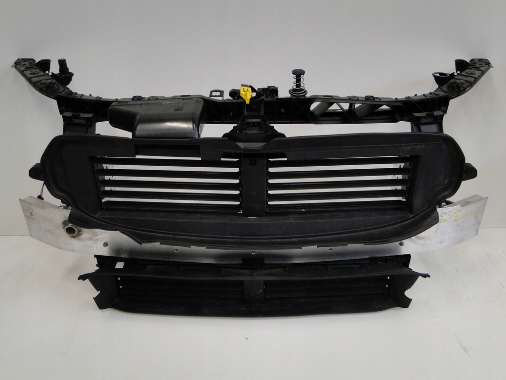 фото №9, Mercedes замок капот засувка середній 247 glb x247 gla h247