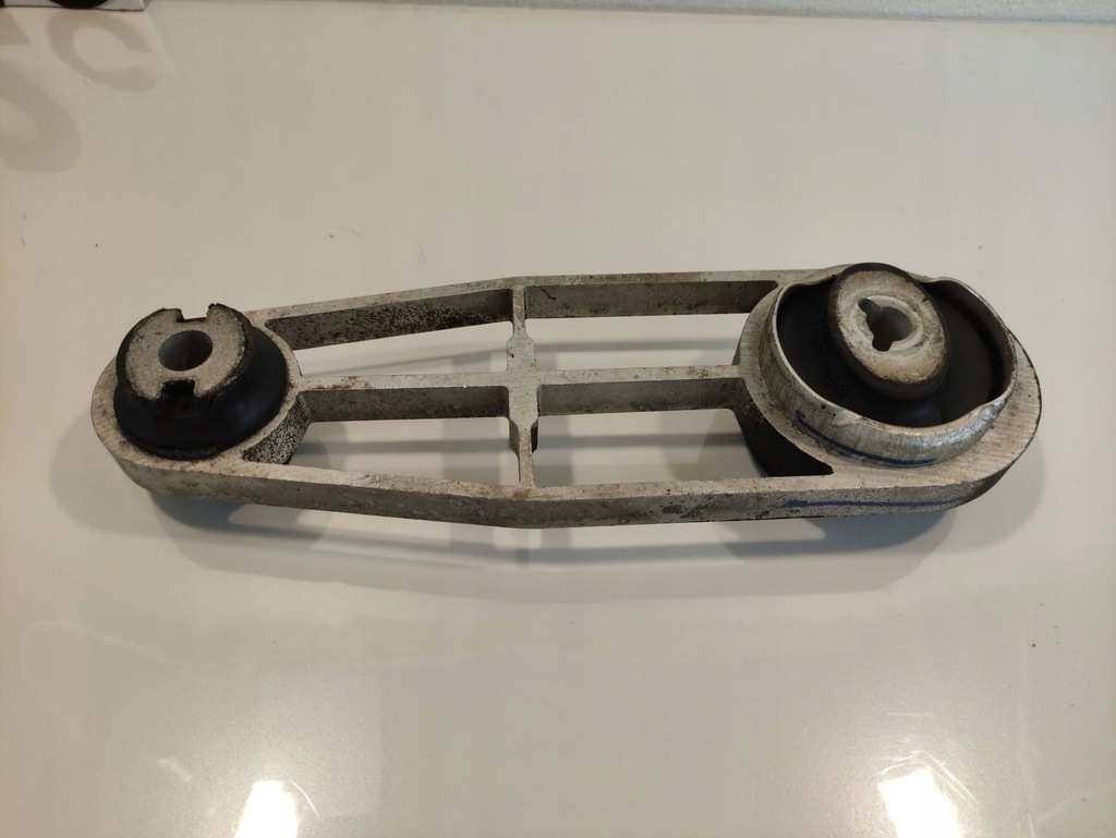 фото №1, Dacia logan pick up кронштейн подушка двигуна 8200780781