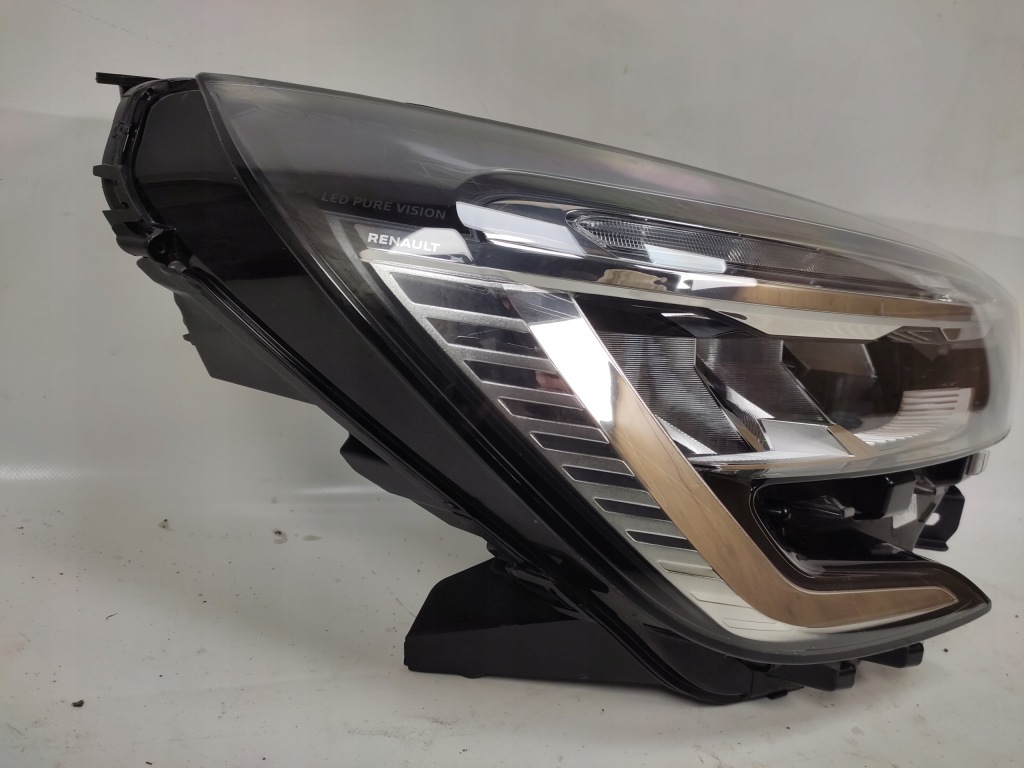 фото №3, Renault clio v лампа права перед full led 2019-