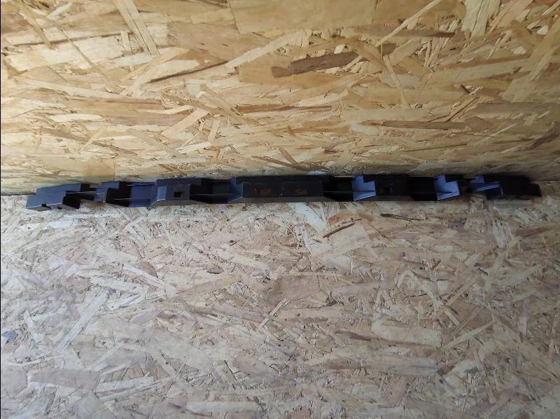 фото №1, Volvo оригинальный номер 31449280 направляющая бампера