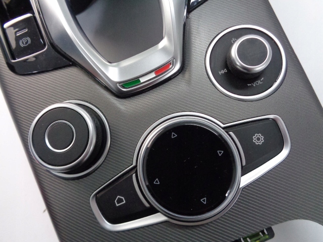 фото №4, Тунель середній панель alfa romeo giulia 2016-