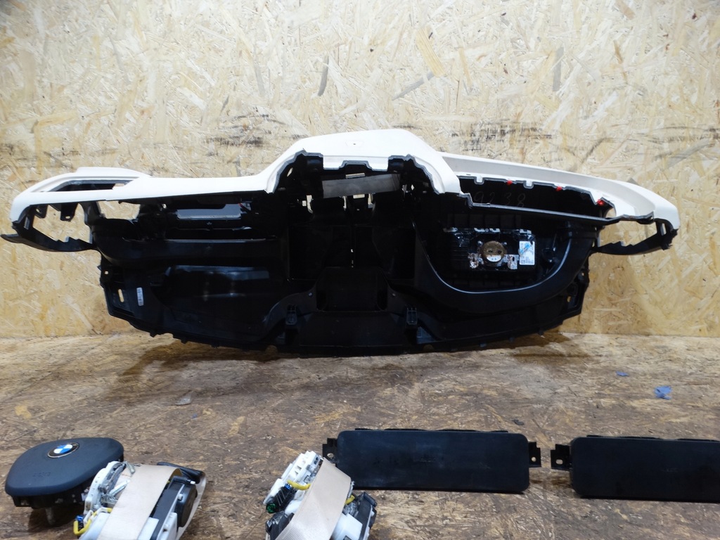 фото №9, Консоль kpl. подушки безопасности коленные bmw g01 g02 lift 1