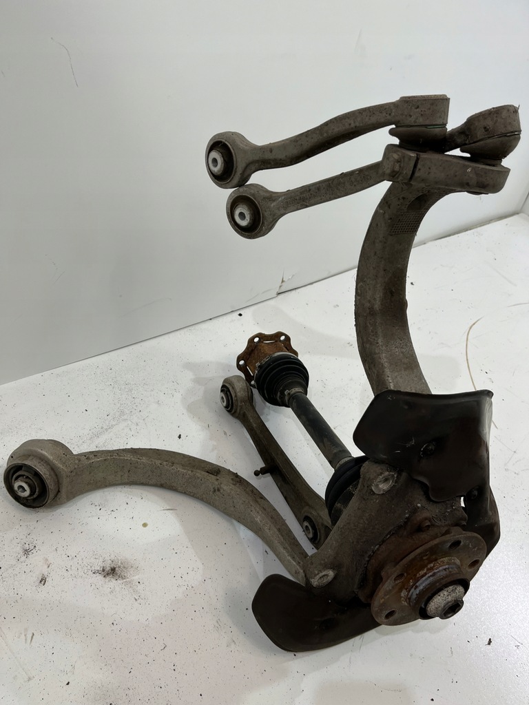 фото №1, Поворотний кулак правий перед audi a8 d4 3.0 tdi комплект !