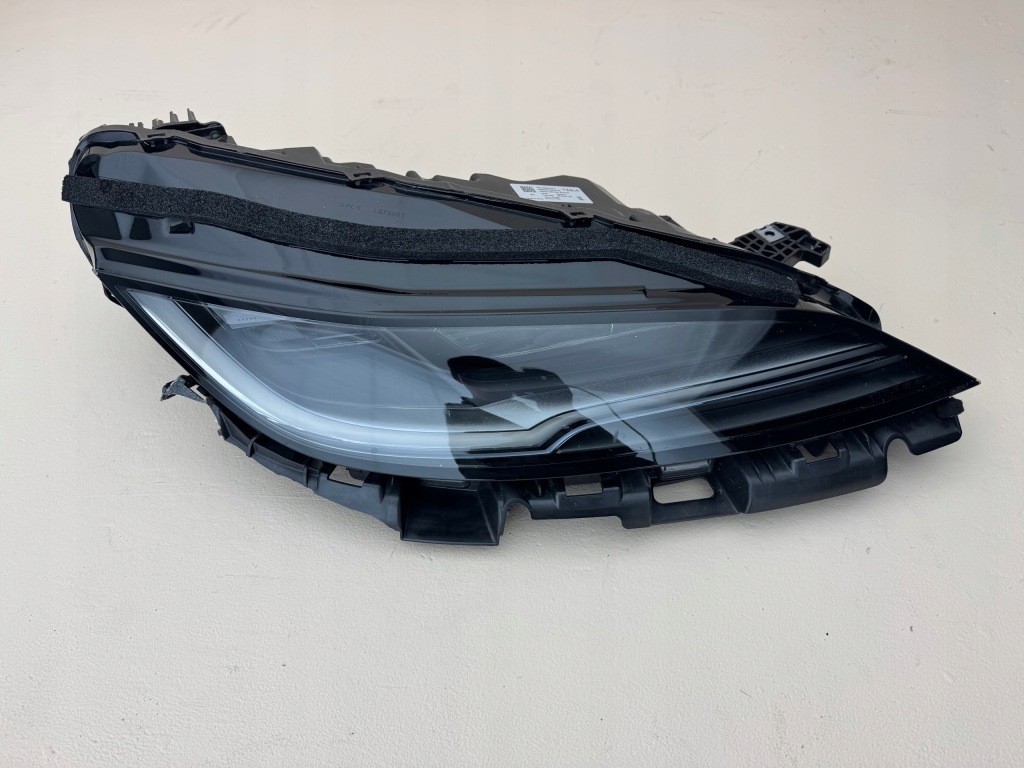 Купити Tesla model 3 рестайлінг  highland 23r- фара правий передня full led 1760889-00