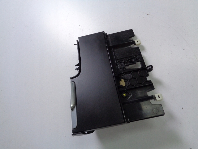 фото №1, Бардачок volvo xc60 ii 2017- v60 ii 2018-