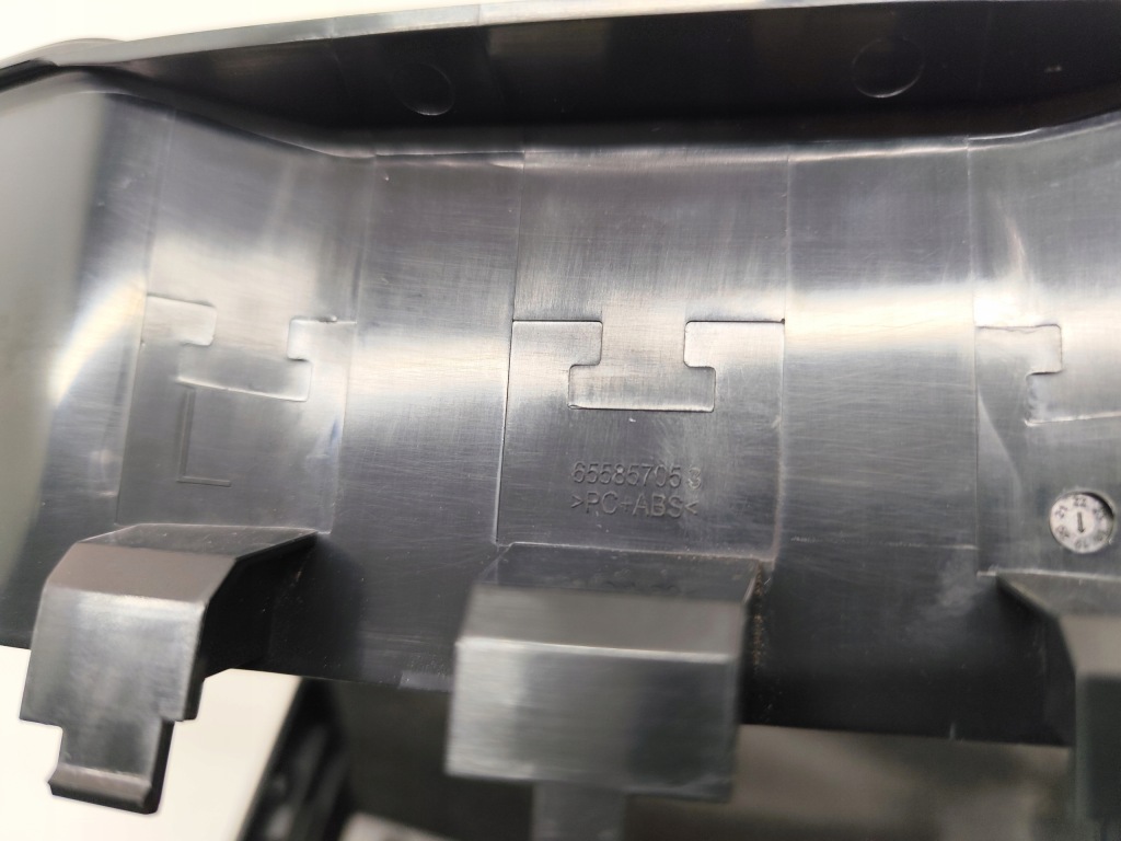 Skoda scala рамка спідометра 654858560 Недорого