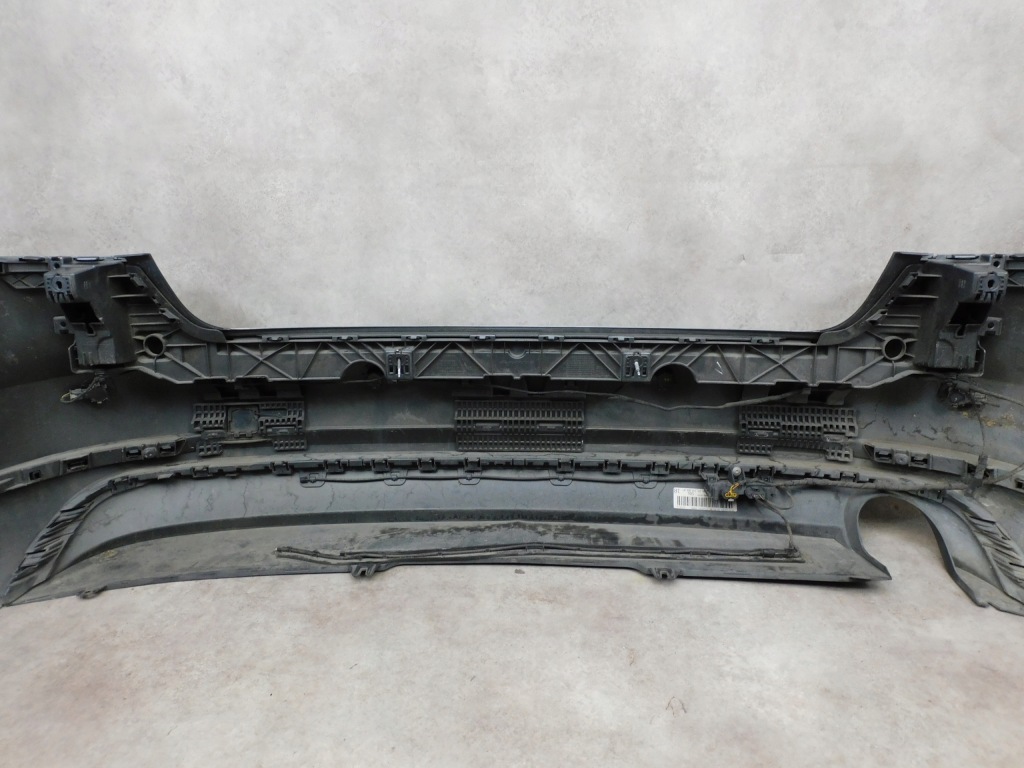 Audi a3 8v5 седан бампер задні комплектний  8w5807511f Оригінал