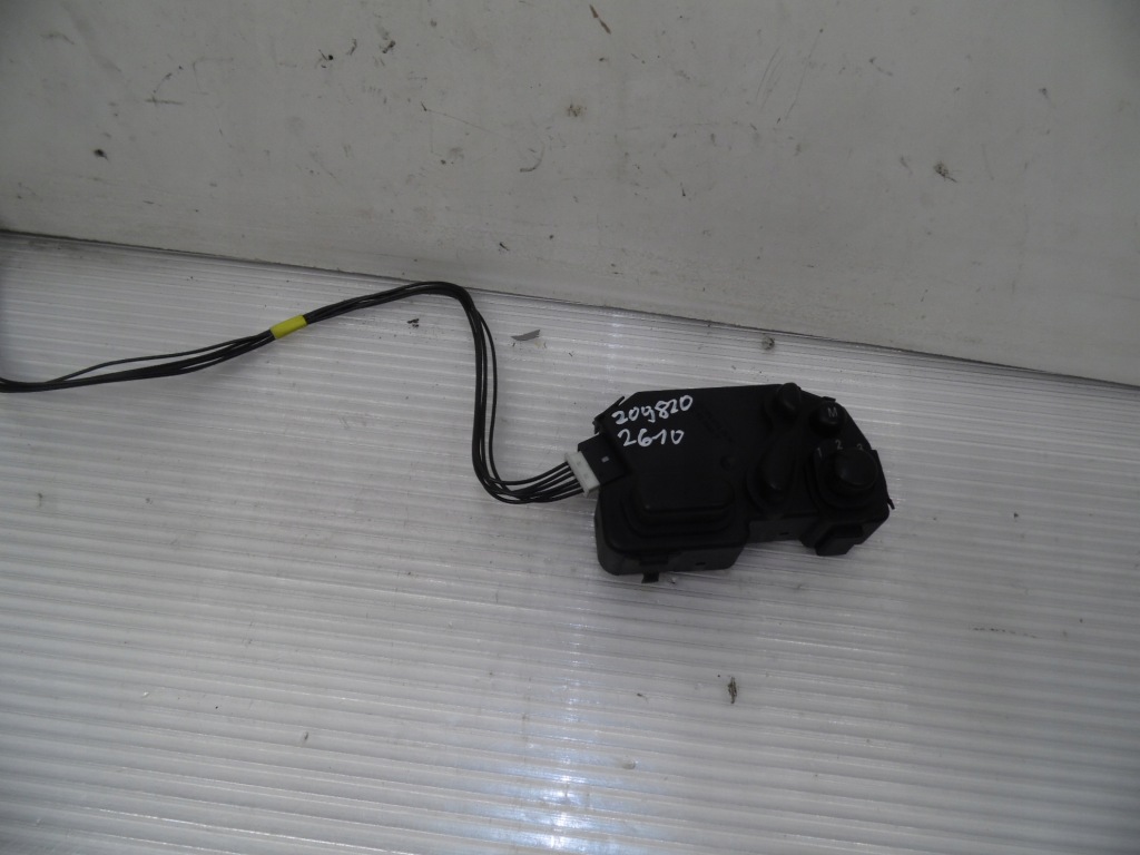 фото №1, Panelsterowania сидіння правий mercedes w209 clk