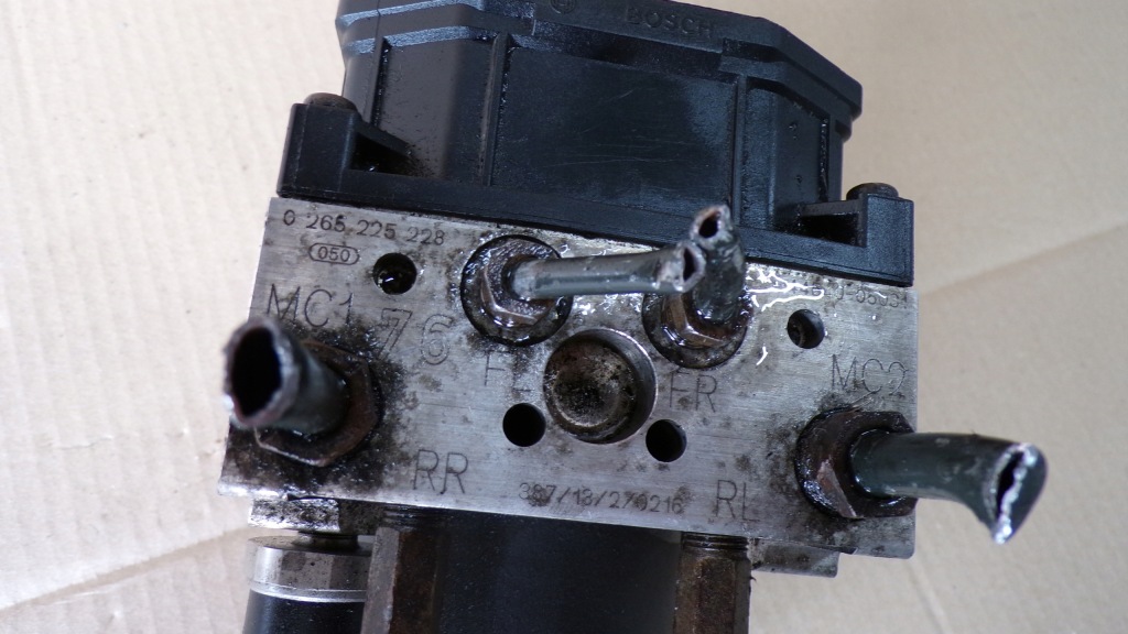 фото №7, Toyota avensis t25 насос abs 0265225228