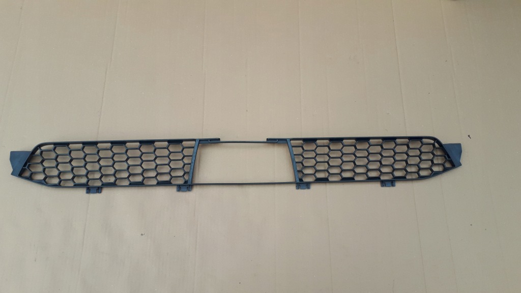 фото №1, Scania r s сетка решётка бампера перед 2545649
