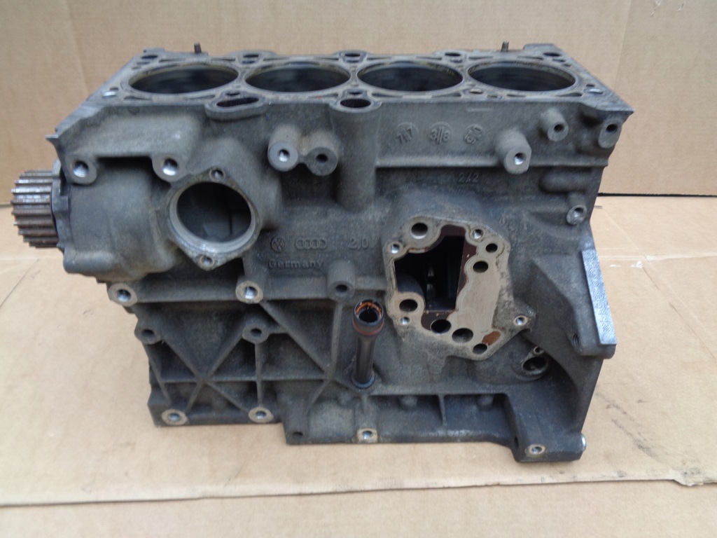 фото №1, Vw passat b6 2.0fsi bvy блок двигуна