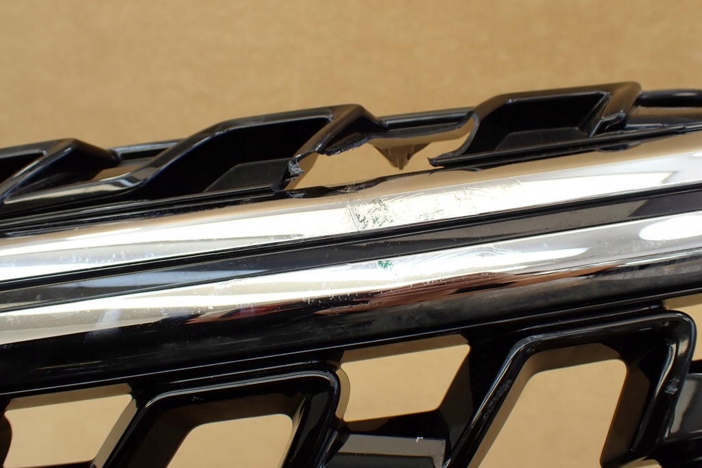 Купити Suzuki sx4 s cross 21- решітка  передня решітка радіатора радіатора 7174163t0 оригінальний номер