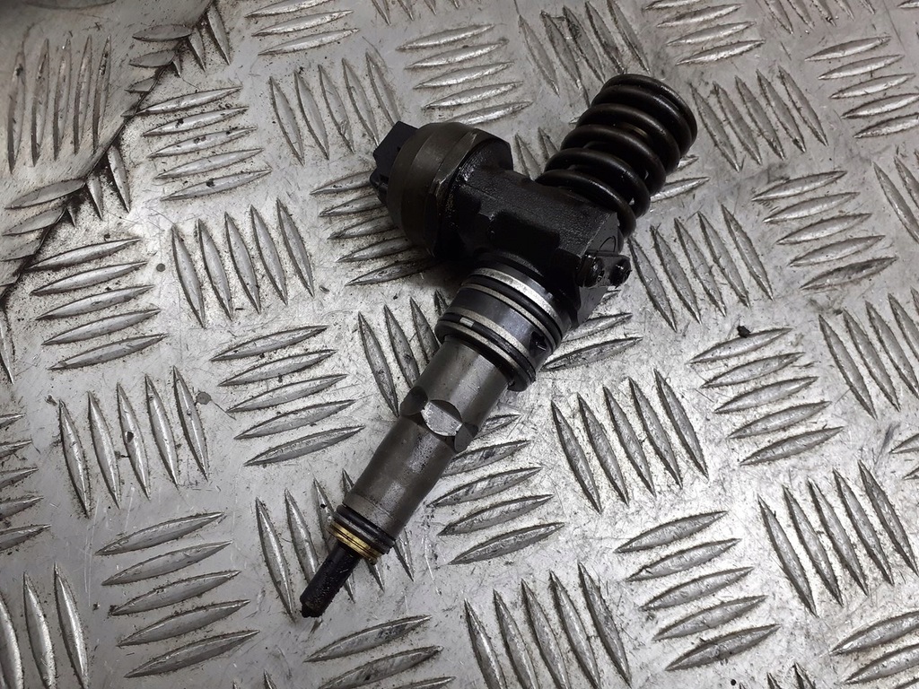 фото №1, Насос-форсунка skoda octavia 045130073t