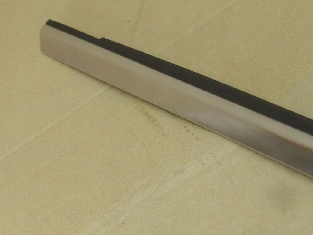 фото №12, Mercedes w246 молдинг ущільнювач скло правий перед 2467250282