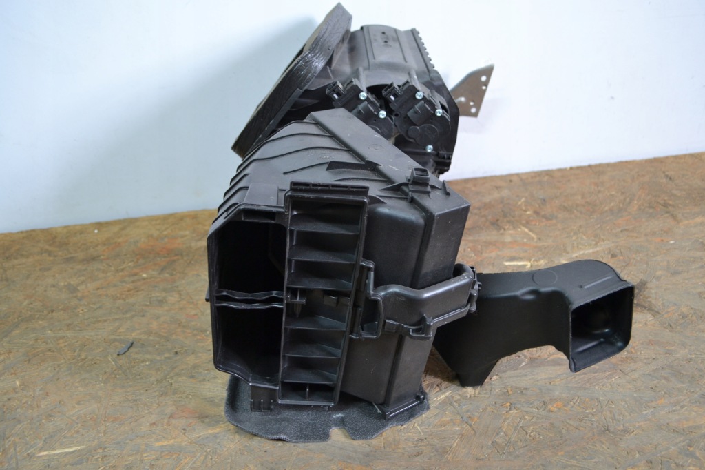 фото №3, Audi a5 8t двигун вентилятор 8t0820521f