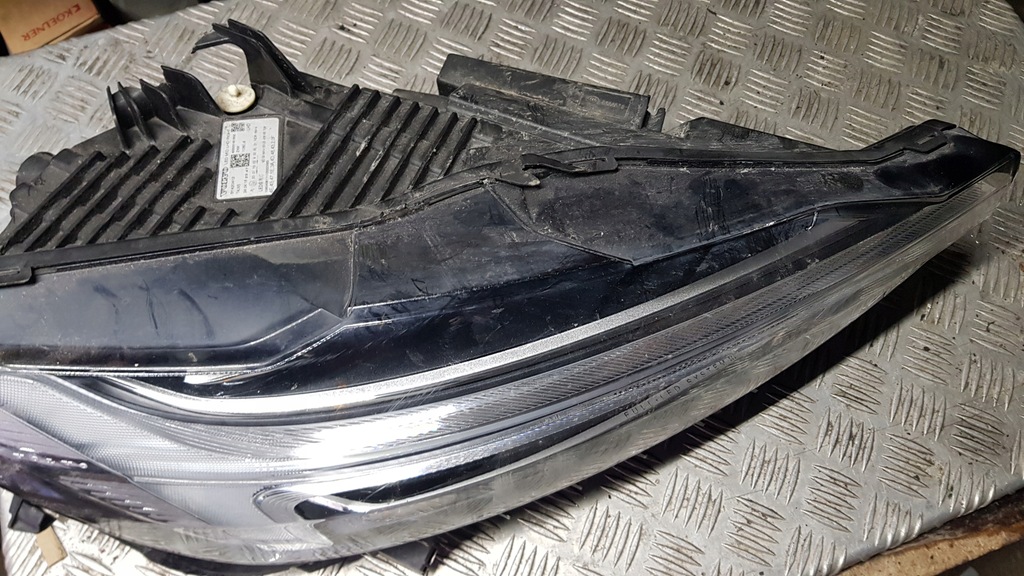 фото №13, Volvo xc60 ii лампа правая перед 2017- 31420412