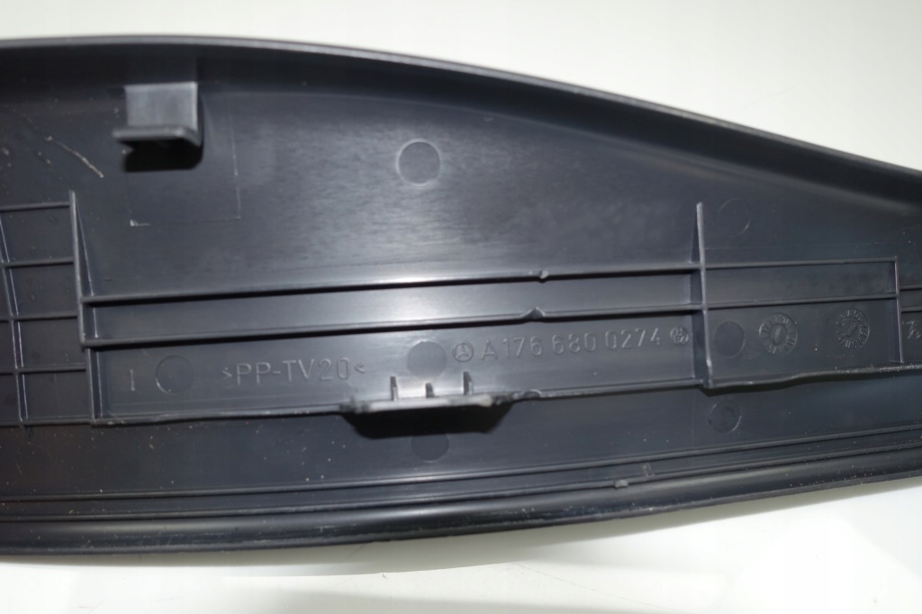 Mercedes w176 накладка  порог правая накладка порога  левая 1766800274 в Украине