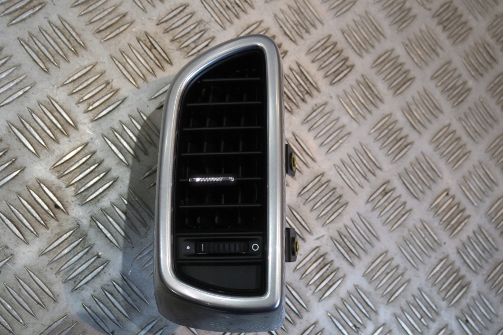 фото №1, Решётка обдув porsche cayenne правая 7p5819704d