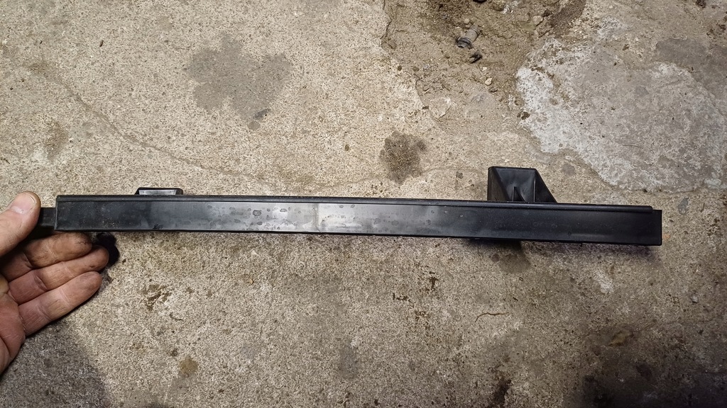 фото №1, Hyundai ix35 напрямна скло права задня задня