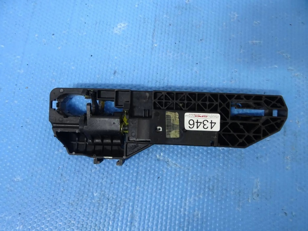 фото №2, Кронштейн пластик ручка ручка левая перед alfa romeo giulietta