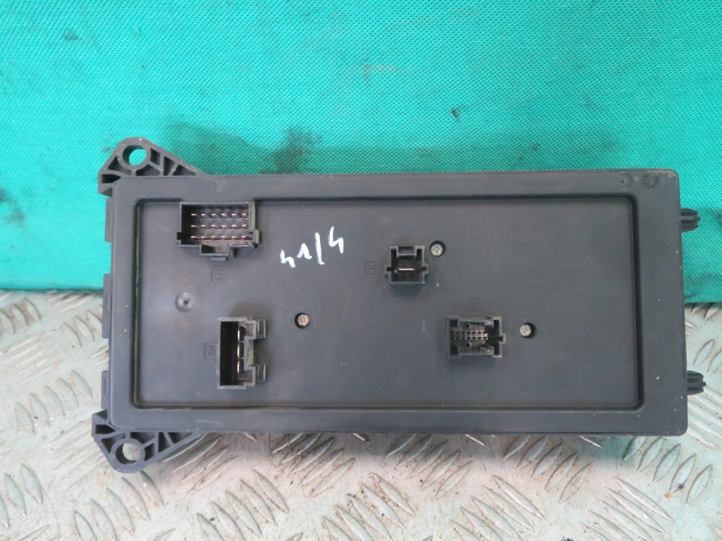 Коробка запобіжників mercedes sprinter 906 17r Оригінал