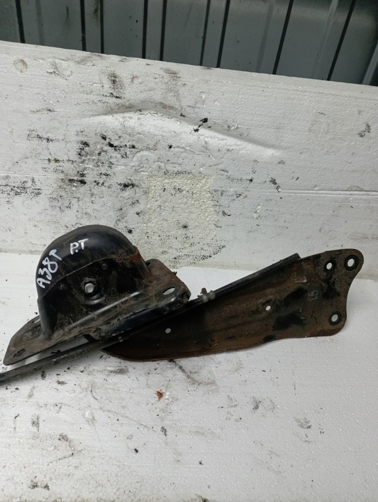 фото №1, Audi a3 8p рычаг правый задняя 1k0501476