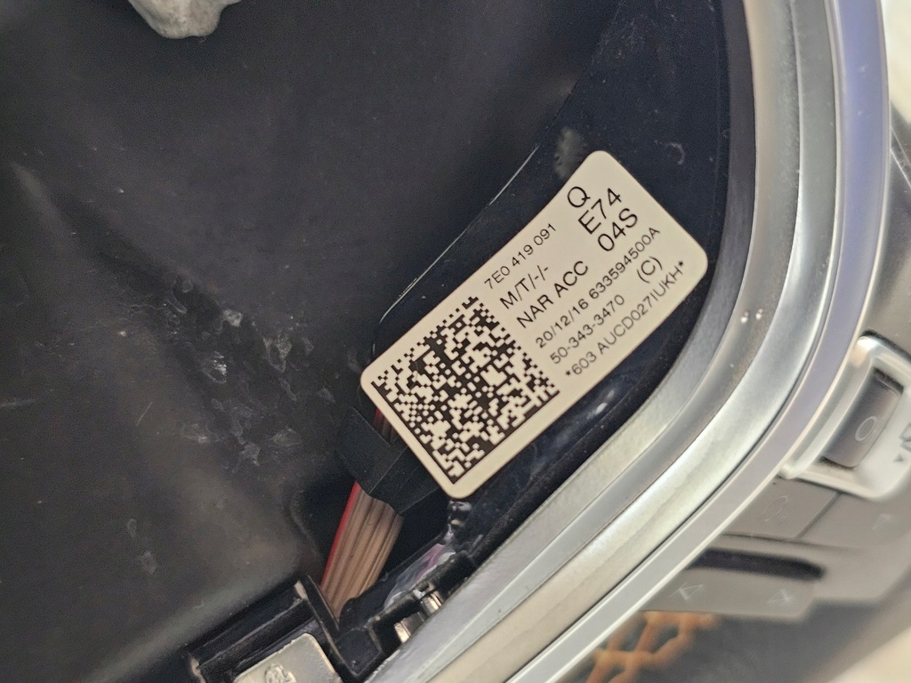 фото №12, Воздуховод кожа мультифункция нитка оранжевая vw t6 multivan 7e0419091q