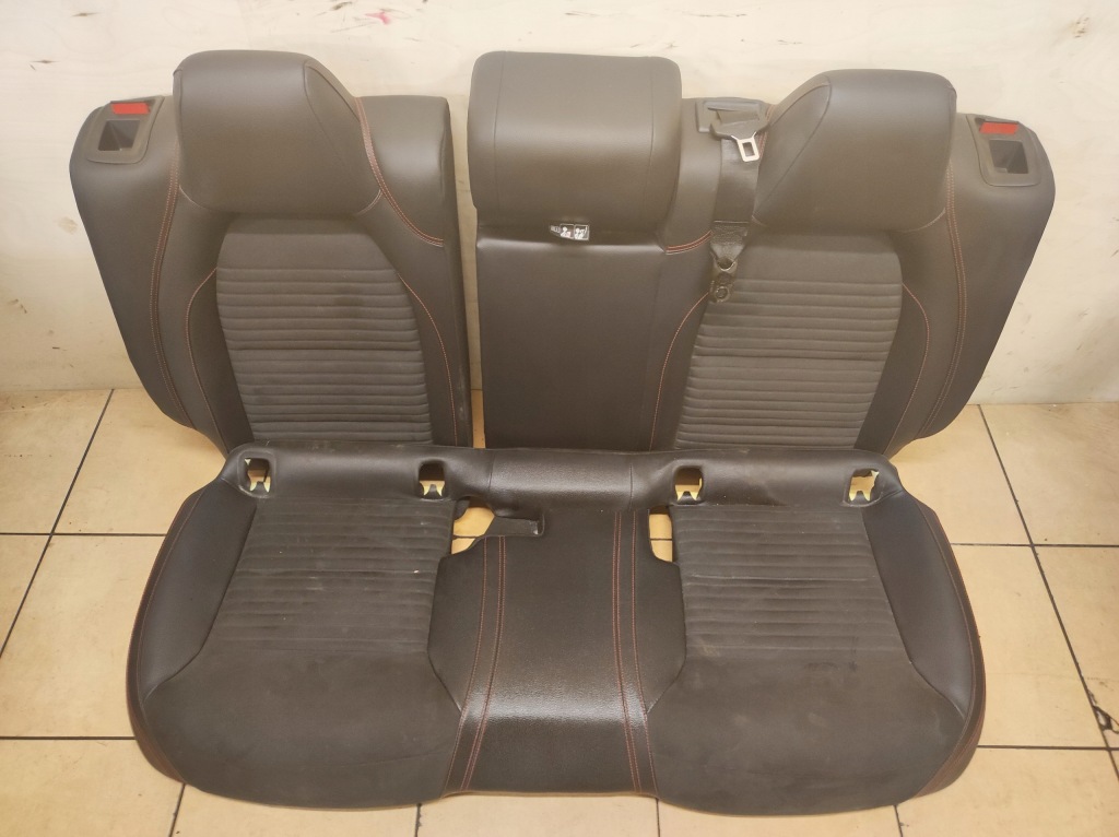 фото №6, Салон сидіння заднє сидіння cla w117 набір amg sedan