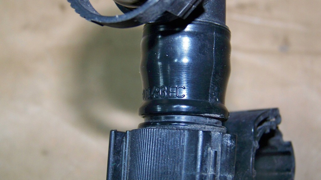 фото №5, Vw polo 9n 1.4 16v 09r шланг вентиляция картера