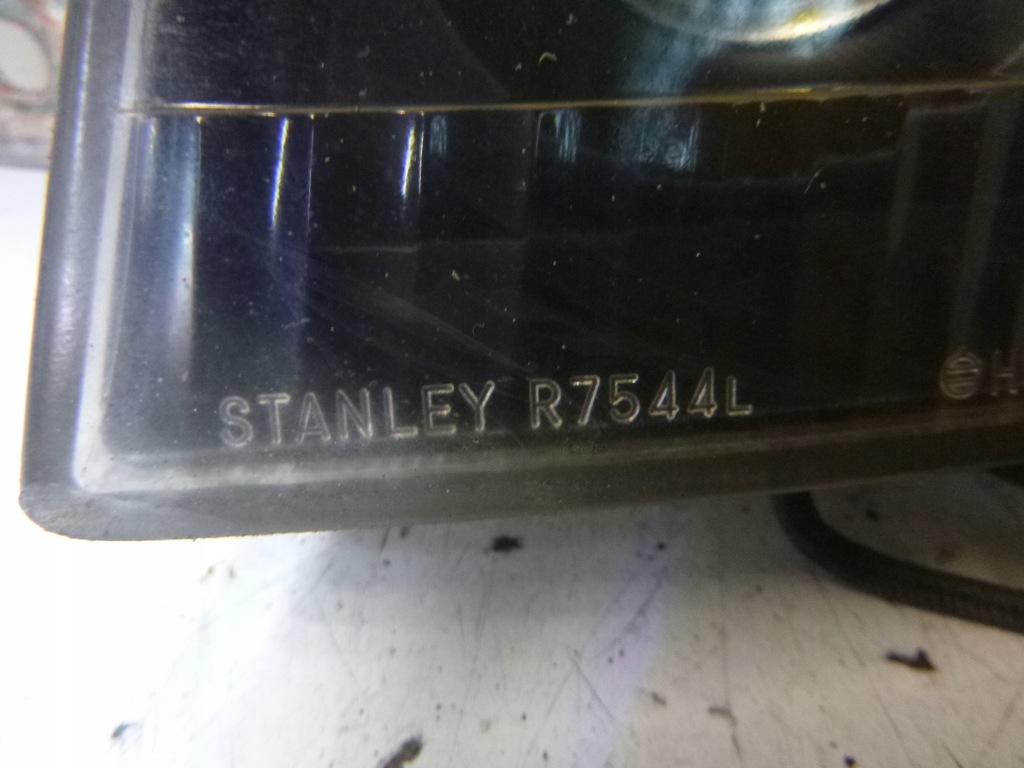 фото №10, Лампа передня mitsubishi space runner 99r.