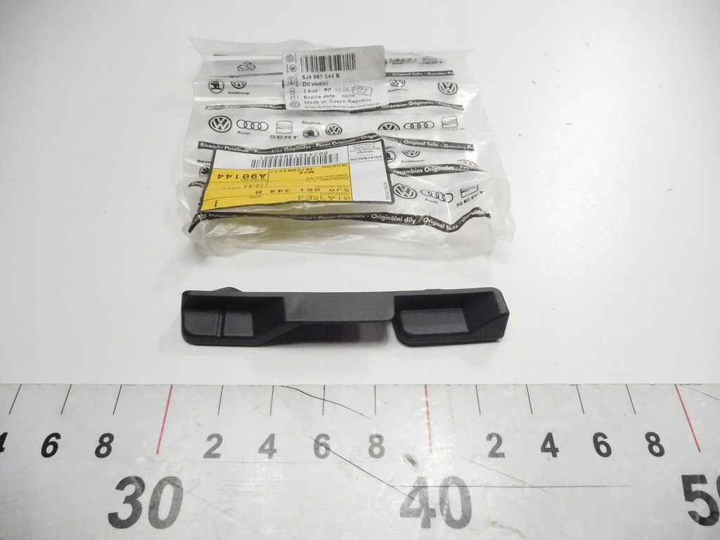 фото №8, Направляющая бардачка skoda fabia ii оригинальный номер 5j6861344b