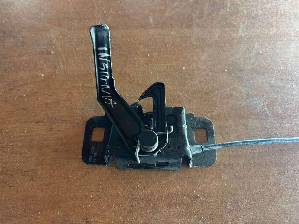 Купити Замок капот перед opel insignia a 08-17 13313236